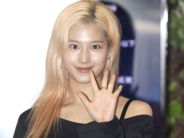 TWICEサナ、アメリカでの悲しい別れを告白…「あの時は知らなかった…」