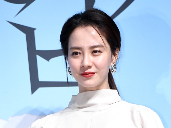 「スタイリングが残念」と評された『宮（クン）』のソン・ジヒョ、悪評かき消す爽やか美貌披露【PHOTO】