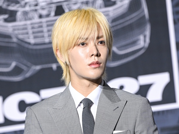 NCTの日本人メンバー・ユウタ、“爆イケビジュ”際立つ黒髪姿に反響止まらず…「大優勝」【PHOTO】