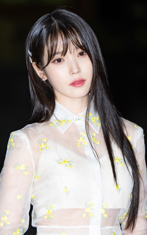 IU