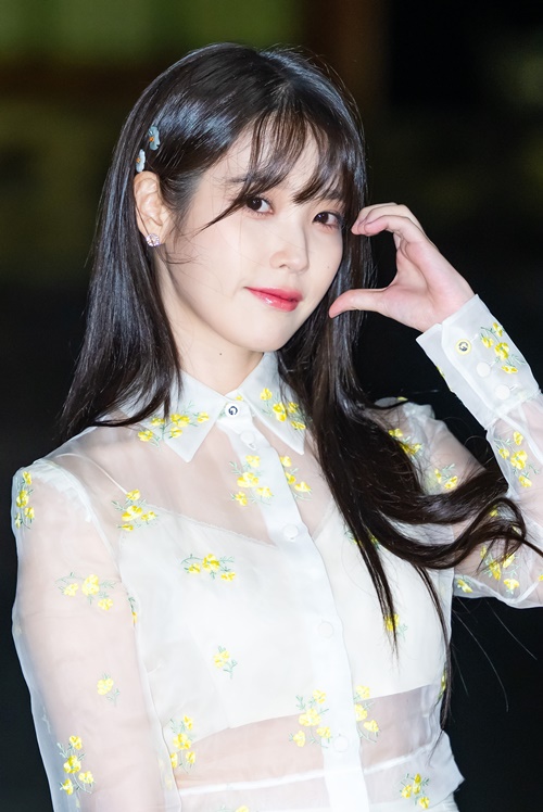 IU