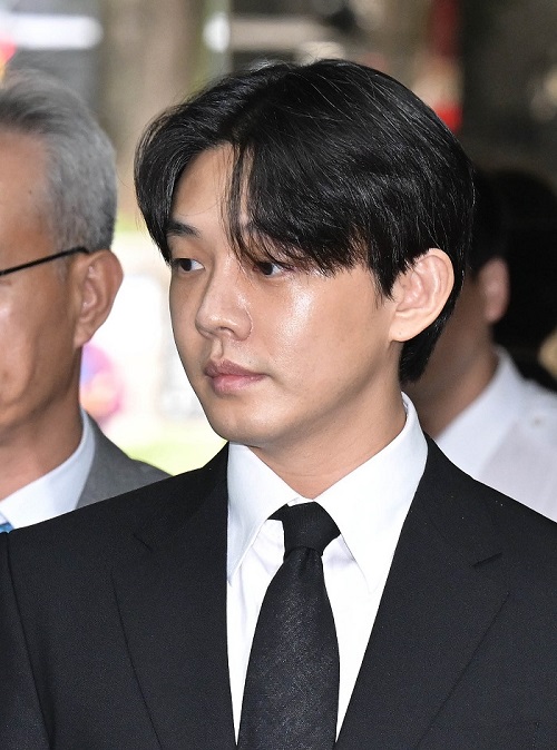 ユ・アイン