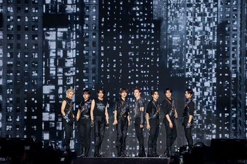 Stray Kids