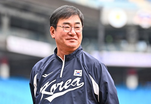 リュ・ジュンイル監督