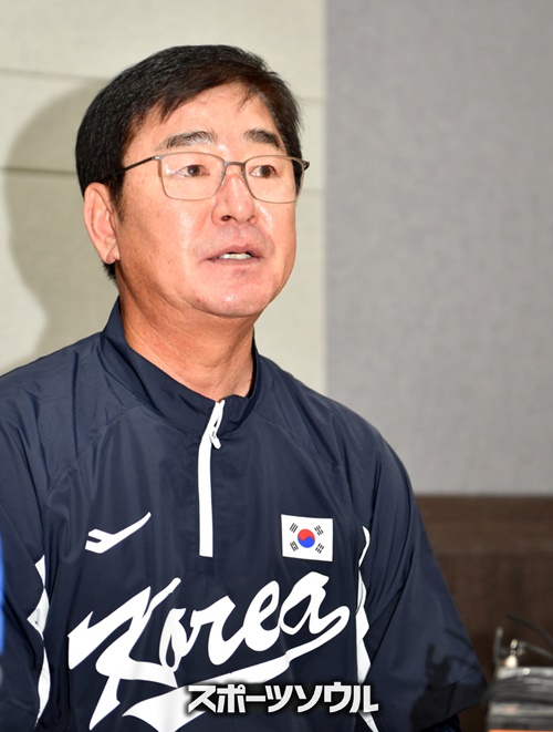 リュ・ジュンイル監督