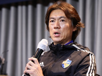 「天野への考えは変わらない」ホン監督。蔚山が経過資料を配布。その中身を見ると！