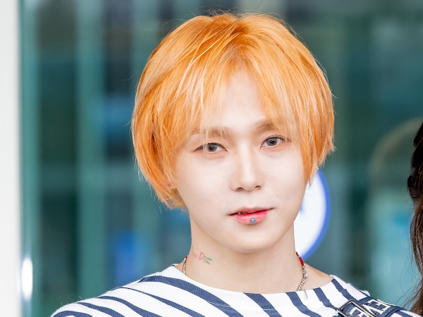 元恋人と本番ステージで“熱々キス”も披露した韓国男性歌手、マネージャーも驚く病弱な日常「愛犬も…」