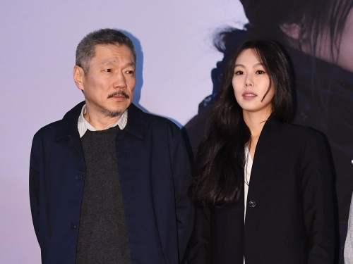 不倫9年目の女優と監督に拍手喝采の嵐。世界6大映画祭でキム・ミニが最優秀賞に