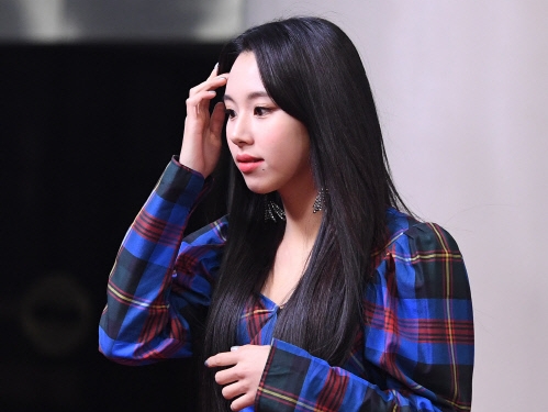 JYP「確認不足による責任を痛感している」TWICEチェヨンの“ナチスTシャツ問題”に事務所も謝罪