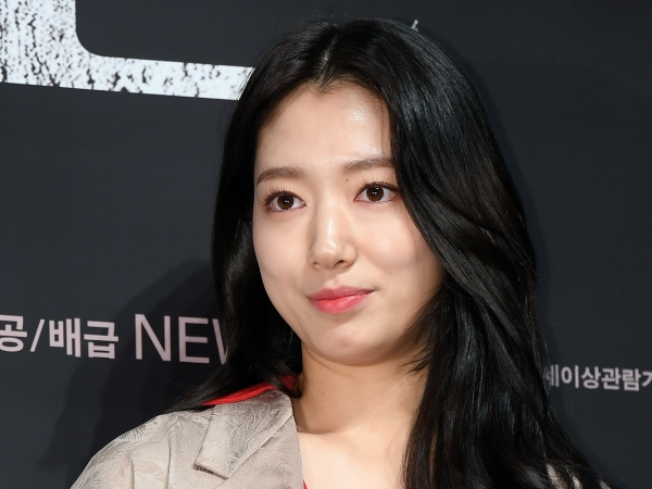 『美男ですね』女優パク・シネ、「子供いるとは思えない美貌」 ママになっても変わらないビジュアルに絶賛【PHOTO】