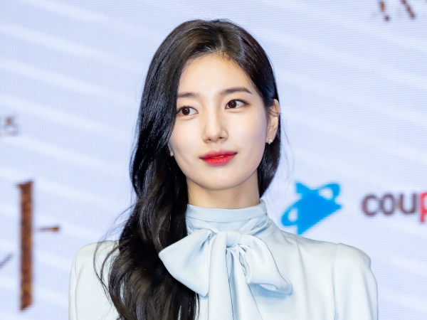 “国民の初恋”女優ペ・スジ、オフショットで放った凛とした美しさに「拝むしかない」の声【PHOTO】