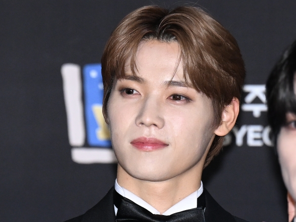 【写真】「リアル王子様」INI・木村柾哉、“金髪×青いカラコン”で見せた​​爽やか自撮りにメロメロ