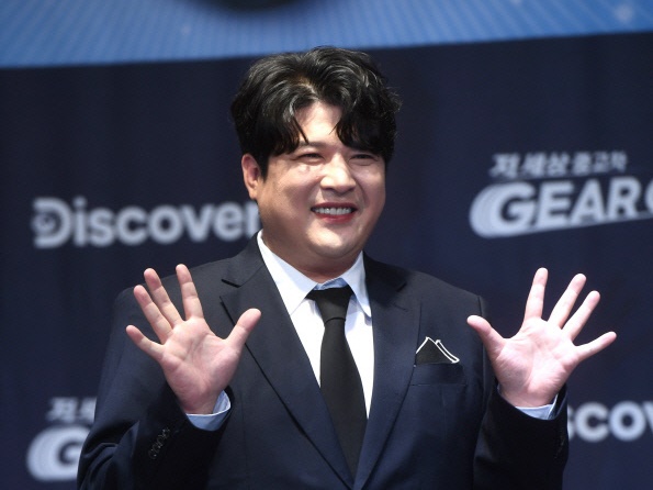 【独占】SUPER JUNIORシンドンが熱愛中！お相手は元練習生の年下一般女性、事務所も認める