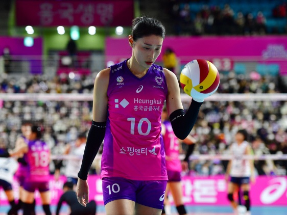 韓国女子バレー強豪で不可解な監督交代 日本で活躍した“女帝”も苦言「納得いかない。恥ずかしい」