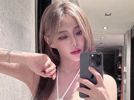 動画でイ・ビョンホン脅迫の元女性アイドル、突然の引退宣言