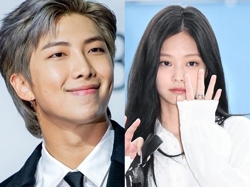 BTS・RMとBLACKPINK・ジェニー、同じ時間・同じ場所にいた…トップスター2人が愛するバンドとは【PHOTO】