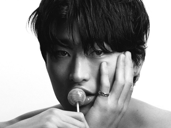 【写真】イケメン韓国代表チョ・ギュソンが果敢に上半身を…惚れ惚れする華麗な肉体美SHOTが話題