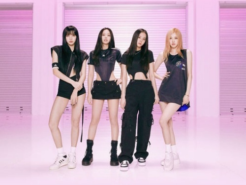 4人4色のラブリービジュアル！BLACKPINKのゲーム『BLACKPINK THE GAME』メインポスター公開