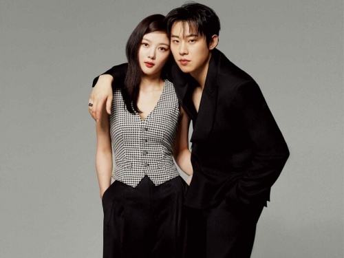 『トンイ』の名子役キム・ユジョン、話題の俳優と“肩組み”2SHOT「さすがカップル役」【PHOTO】