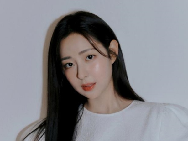 男性人気ナンバーワン！『脱出おひとり島2』出演のシン・スルギ、一層美しくなったビジュアル【PHOTO】