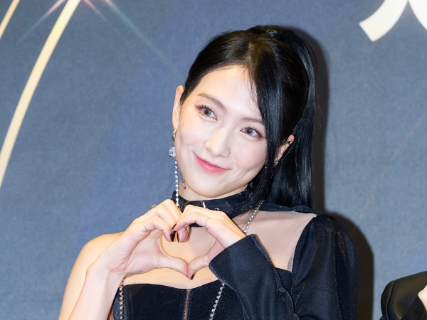 「今日も生きててよかった」KARA・ジヨン、“大胆私服”からウエストがチラリ…ファンも大喜び！【PHOTO】