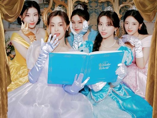 ITZY、今年も“学園祭クイーン”に！華麗なパフォーマンスがネット上でも話題に