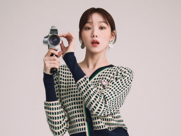 新ドラマ『愛だと言って』も配信間近！イ・ソンギョン、“可憐な春コーデ”でラブリーな魅力を発揮【PHOTO】