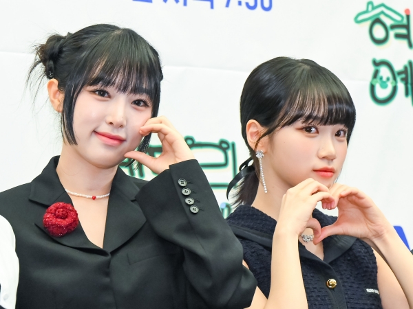 「IZ*ONEが再会！」LE SSERAFIMチェウォン×イェナ、新番組で共演…制作発表会での様子【独自写真6枚】