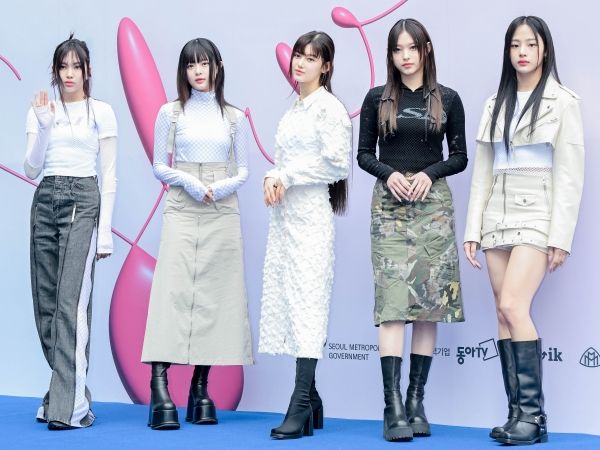 飛ぶ鳥も落とす勢いのNewJeans、透明感とオーラがやばい！ファッションイベントに登場【独自写真16枚】