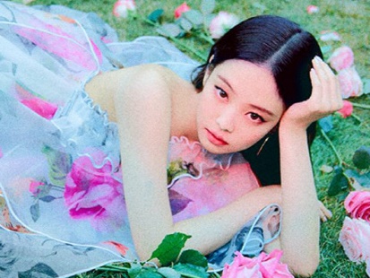 “初＆最高”BLACKPINKジェニー、ソロ楽曲『SOLO』MVが再生回数9億突破