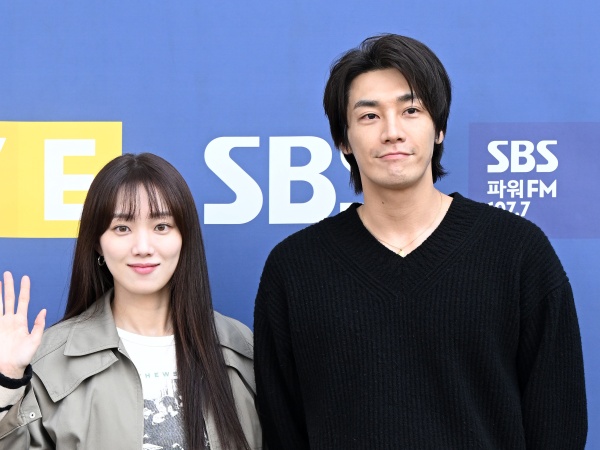 ドラマ『愛だと言って』女優イ・ソンギョン×俳優キム・ヨングァン、高身長カップルが放つオーラ【PHOTO】