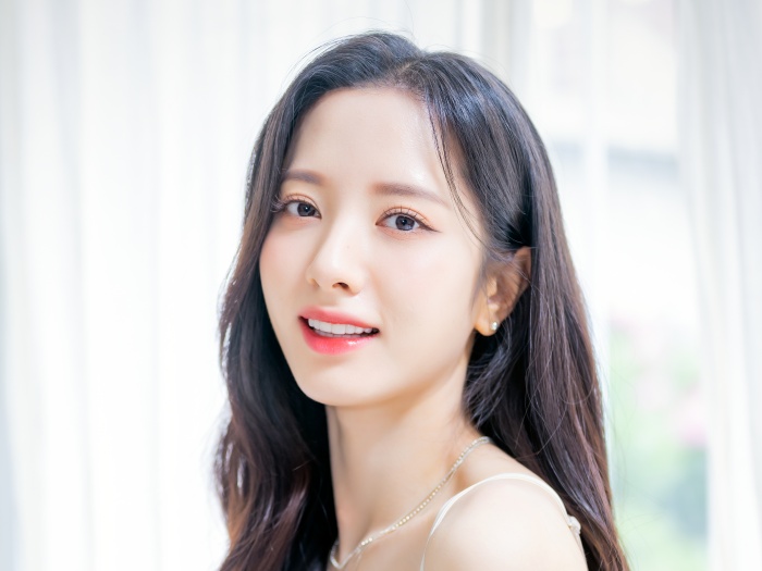 宇宙少女ボナではなく、女優キム・ジヨンとして…“彫刻ビジュアル”際立つ新プロフ写真を公開