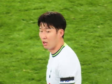 4年前の“危険タックル”を忘れない…韓国ソン・フンミンに英サッカーファンがブーイングする理由