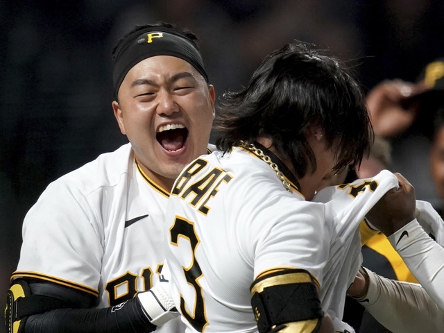 メジャーで韓国人選手2人が史上初の快挙！同時出場→両者ホームランで劇的サヨナラ勝ち