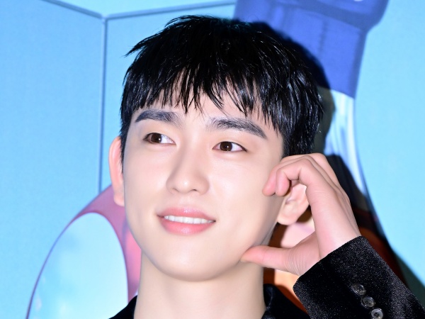 入隊まで残り1カ月を切ったGOT7ジニョン、ブラックスーツ姿で会場を虜に！【独自写真】