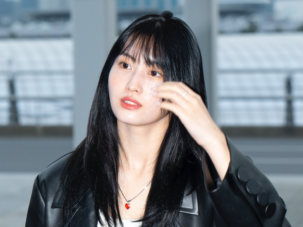 【写真】TWICE・モモ、“びしょ濡れ”キャミソール姿で満面笑顔「抜群のスタイル」