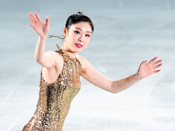 「言葉にならない…」フィギュア女王キム・ヨナ（33）、華奢な肩ライン際立つドレス姿に絶賛続々【PHOTO】