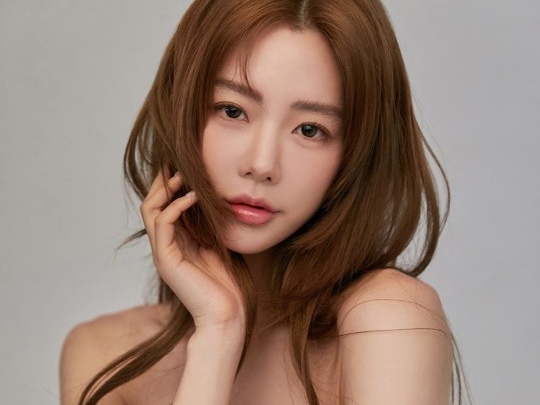 メリハリすごい…“世界で最も美しい顔”2位の女優クララ、超絶スタイルで魅了「韓国の良い作品で」【PHOTO】