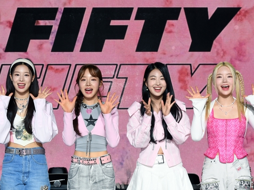 活動中断が悔やまれる…FIFTY FIFTY、米ビルボードで韓国ガールズグループの過去最高記録を再び更新