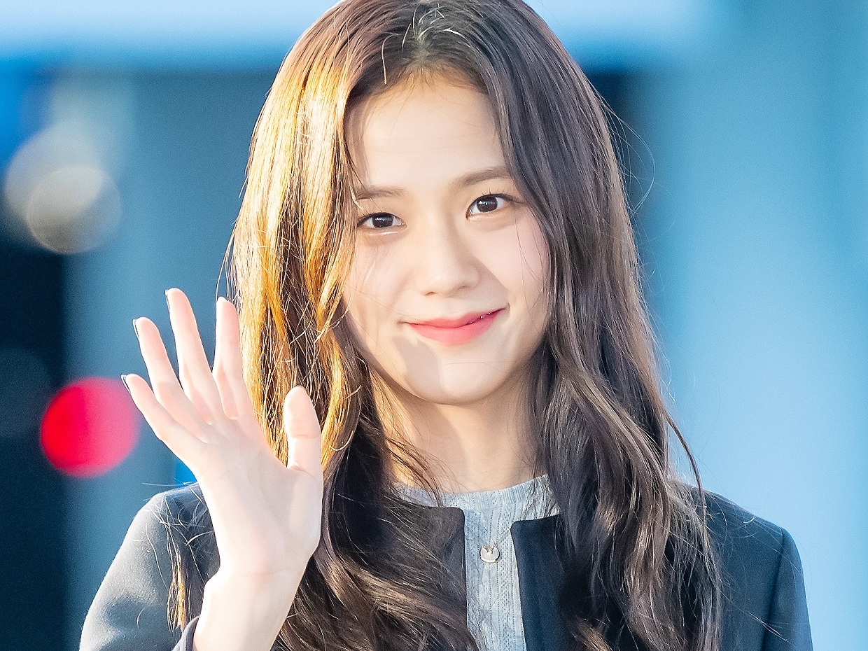 BLACKPINK・ジス、再契約の喜びを表現！デビュー当時の“はっちゃけ写真”を公開【PHOTO】