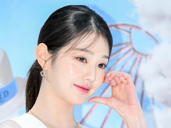 「マネキンかと思った」IVE・ウォニョン、“107cmの美脚”際立つ圧巻スタイルに驚愕【PHOTO】