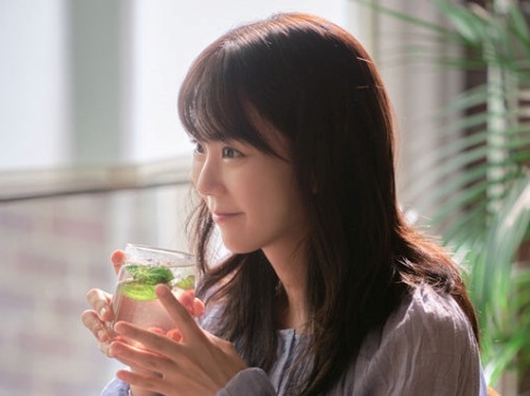 KARA・スンヨン、映画『隙間のない関係』で“ラブコメ女王”へ!?スクリーンから溢れ出る魅力