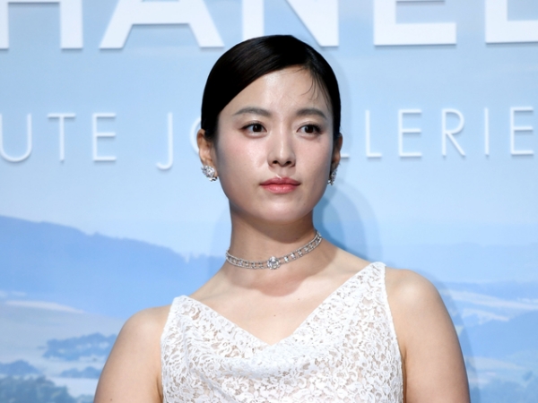 『トンイ』のハン・ヒョジュが“超ミニスーツ”から生足すらり、「可愛いだけじゃない」清純美【PHOTO】