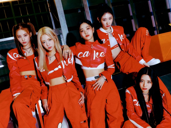 「骨格ONE PIECE」と話題のメンバーも所属のITZY、“サマークイーン”として華麗な帰還