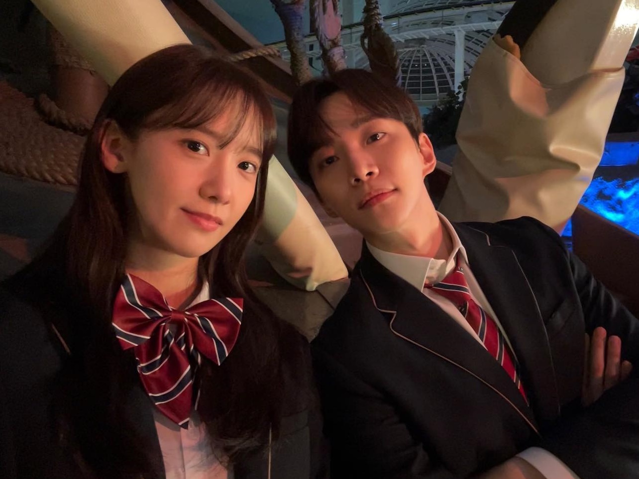 「もう二度と見られないかと…」少女時代・ユナ＆2PM・ジュノの“制服姿”にファン歓喜【PHOTO】