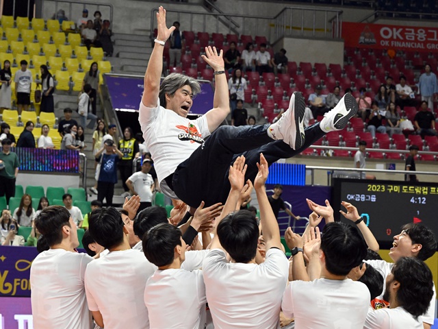 元サントリー荻野正二監督率いる韓国チームがカップ戦優勝！準決勝では日本のパナソニック破る