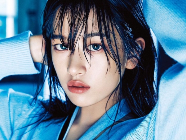 「こんな姿初めて見た…」IVE・ユジンの“抜群のオーラ＆存在感” ファッション誌に登場【PHOTO】