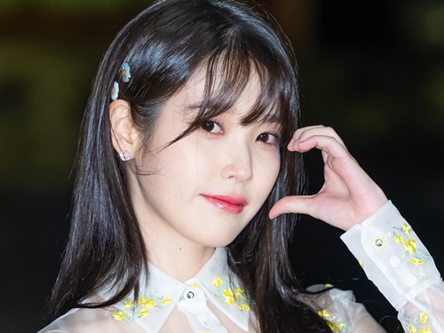 歌手IU、デビュー15周年記念ファンコンサート「I+UN1VER5E」開催決定 9月にソウルで2日間実施