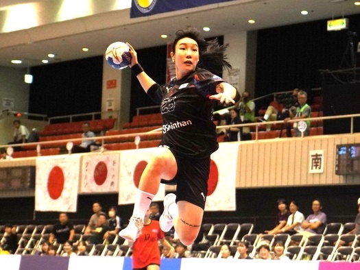 「じゃんけんでも負けてはならない！」女子ハンドで“運命の日韓戦”…パリ五輪出場かけ直接対決へ