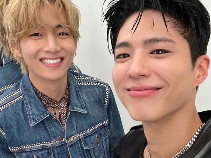 【写真】BTS・V＆パク・ボゴム、CELINE表参道店でのオフショット公開！ 「こんなに楽しそうに…」
